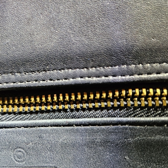 Vintage Coach Crossbody Bag - Picture 9 of 9